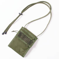 限定軍綠色Travel Pouch $240