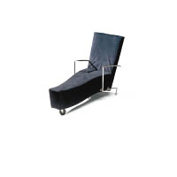 Marino Restchair<br>一張方便移動的椅子，因其前端安裝了小滑輪，用家可按需要，把椅子推到家中任何角落。