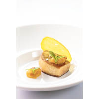 Foie Gras de Canard<br>鴨肝入口滑溜溜兼且質感幼細，半溶化的甘香味道，在嘴裏持久不散。