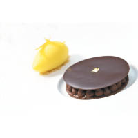 Le Chocolat Venezulien<br>濃郁的朱古力不甜不膩，另有酸香的檸檬雪葩令口感更豐富。