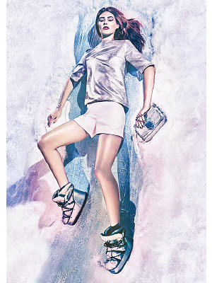 JIMMY CHOO×MOON BOOT限量系列。