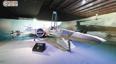 台北同時有多個星戰展覽舉行，不少粉絲發夢恨坐的X-Wing戰機竟有1:1原大模型展出。