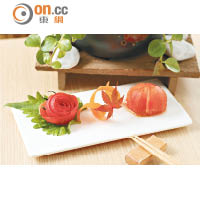 甜番茄（燒物）<br>日本水果番茄，茄味清香濃郁，甜度達9度之高，番茄不加調味輕炙即成，入口盡是鮮茄精華。