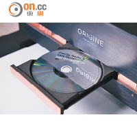 採用Pioneer的DVD讀碟器，光碟轉速穩定，而且可調校音樂風格。