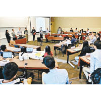 美國史丹福大學商學研究院提供的課堂，除了讓學生學習商業學基本理論，還加入了創業課題。