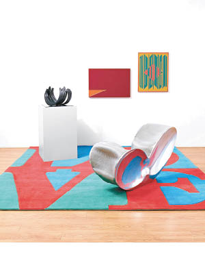 Ron Arad的椅子作品《Blo-Void3》。（估價$40萬~$60萬）