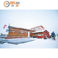 猞猁小築是加拿大典型木建房屋，甚有「避世」風情。