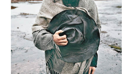 由瑞典與日本職人聯手打造的Horisaki，是近年Avant-garde服裝界最風風火火的名字。