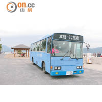 島上嚴禁大小車輛，除了酒店的穿梭巴士。
