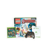 《LEGO Marvel's Avengers》Xbox One 500GB主機套裝，除附上遊戲光碟外，還加送《LEGO Movie Videogame》下載碼。售價：$2,980