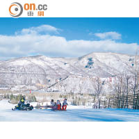 滑雪村擁有四大滑雪場，單是遠觀已覺漂亮非常。