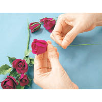 今個情人節可自己整一束黏土玫瑰作禮物，每朵花都充滿愛意。