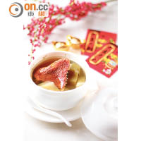 天山雪蓮果燉海星 $42<br>海星來自海南島，將食材燉足4小時而成，湯色清澈入口鮮甜。