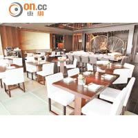 餐廳空間感十足，配時尚和式設計，開揚舒適。