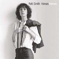 Patti Smith一生最傳奇的音樂唱片《Horses》，封面正是由Robert Mapplethorpe操刀。