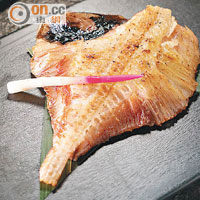 燒日本赤鱲 $388/份<br>經過1日1夜鹽醃及風乾的魚肉變得紮實和鹹香，下飯佐酒皆宜。