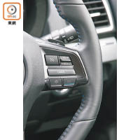 SI-Drive駕駛模式選擇鍵設於軚環右方，方便駕駛者隨時切換「S」或「I」駕駛模式。