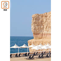 除了其餘兩間酒店的設施，Al Husn的住客還享有專用泳池和私家海灘。