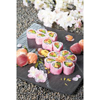 精選刺身、壽司、櫻花卷<br>是次自助餐以日本美食作主題，自然推出多款日式春日料理，怎少得了新鮮刺身和壽司。