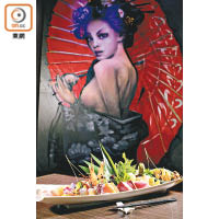 Sashimi Platter $680/14件<br>選用時令肥美海產製作的刺身拼盤，採訪當日就有新鮮甜美的拖羅、海膽、甜蝦、帶子及三文魚等。