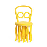 Chobotnica貌似八爪魚的椅子，令人聯想起《魔盜王》電影的「章魚船長」。