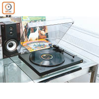 PS-HX500是市場上首部能轉錄Hi-Res Audio音樂制式的黑膠唱盤。 售價：$4,980