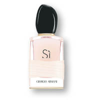 GIORGIO ARMANI限量Si Rose Signature女士香氛 $1,260/100ml（F）<br>以玫瑰為主的香氣，初調帶有春日氣息的佛手柑、柑橘和黑加侖子精油，慢慢滲出玫瑰香調，並提升鳶尾花及桂花調子，帶出陣陣優雅氣質。