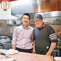 森田清文師傅（左）擅長利用時令菜式炮製鄉土創意料理，首次離開日本的他將地道食材及秘製醬汁帶到香港店，風味與別不同。