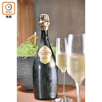 Gosset, Celebris Vintage Extra Brut, 1998 $2,875<br>富蜜糖和菊花香氣的法國香檳，入口還有乾果的味道。