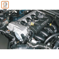 引擎配備i-stop及i-ELOOP系統，以NEDC模式計算，耗油量僅14.9km/L。