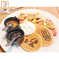 Cafe Blanket的出品賣相都好老正，這款印有史諾比圖案的Pancake已經係最花巧的了，¥1,280（約HK$89）。