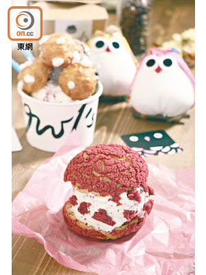 （前）Red Velvet $58、（後）Handcrafted Gelato $68（Double）+$10（Chouquettes）<br>Owl's的紅色泡芙食落鬆脆，配軟身的雲呢拿杏仁雪糕和紅絲絨蛋糕味道很夾；至於杯裝的雪糕，則可加上迷你法式小泡芙，入面沒有餡料，但味道偏甜。