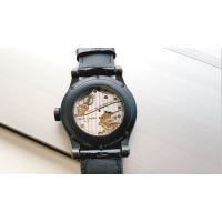 RL Automotive腕錶搭載Jaeger-LeCoultre為品牌特別設計的手動上鏈機芯。HK$11.9萬