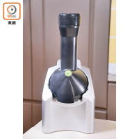 Dole香蕉乳酪機Yonanas $799（a）<br>隨機附上的食譜清楚列明香蕉及其他水果和材料的分量及做法，只要根據指示，即可快速製作香甜的鮮果乳酪。