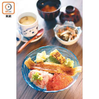 三文魚子海鰻吞拿魚腩蓉丼 $128（d）<br>海鰻蘊含豐富膠原蛋白，美顏功效顯著，伴以幼細香滑的吞拿魚腩蓉，鮮味更富層次。吃時記得將三文魚子與珍珠米飯拌勻，每一口都鮮甜無比。