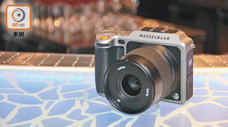 Hasselblad X1D 售價：$71,000（淨機身）