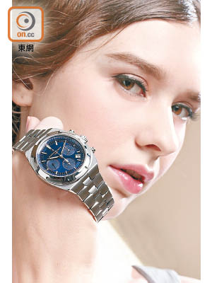 Overseas Chronograph計時款式，配以不銹鋼錶殼及鏈帶。 $23.9萬