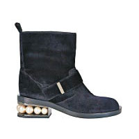 Nicholas Kirkwood珍珠黑色麖皮短靴 $9,500