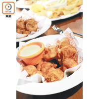 Boneless Wings $78/5隻起<br>招牌雞翼有無骨版供選擇，自選醬料多達12款，有辣有唔辣，客人可點選5隻、10隻、20隻或50隻，名副其實食雞翼都飽。