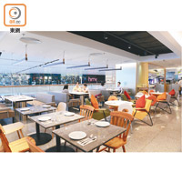 餐廳佔地逾4,000平方呎，卻只有100個座位，地方寬敞且空間感十足。