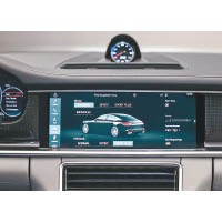 中控台設有12.3吋觸控式屏幕，整合了汽車設定、導航及娛樂系統。