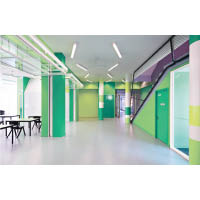 新校舍曾拿過多個設計獎，包括2010 Premier Design Awards in Victoria。