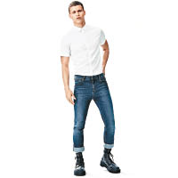 男裝Sculpted Jeans分別推出Skinny、Slim及Slim Straight三種剪裁。