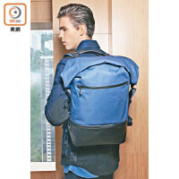 藍×黑色Tahoe Barton Roll Top Backpack $3,590