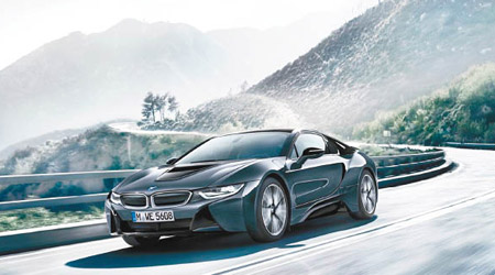 BMW i8 Protonic Dark Silver Edition使用極搶眼的噴漆，令外形更吸引。