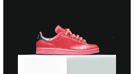 紅色adidas×Raf Simons Lace-up 約$3,000