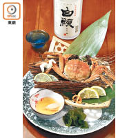 清酒蒸原隻大閘蟹　$230/隻（需預訂）<br>用日本清酒加水將蟹蒸至剛好熟，蟹肉吃起來多了陣陣酒香，味道又清又甜。