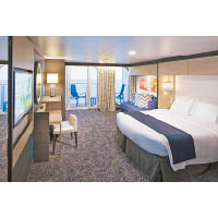 海洋贊禮號有2,090間客房，當中不少都設有海景露台。
