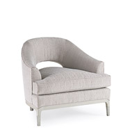 Carnelian<br>呈弧形靠背設計的單人椅，配合厚身軟墊，坐下時更見舒適。