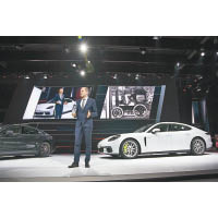 全新Panamera 4 E-Hybrid剛於巴黎車展發表，在德國的售價由107,553歐元起。